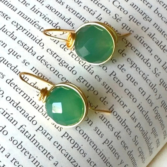 Bright green Aventurine gold drops dangle earrings/healing crystal for Libra - Picture 1 of 3
